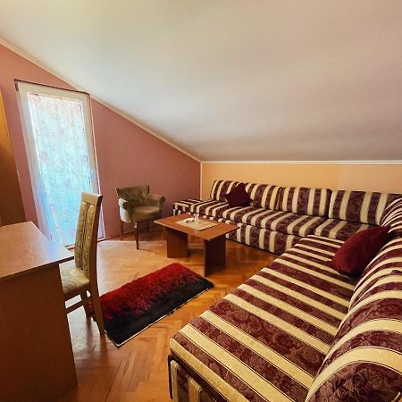 Hotel Vila Duricic 300M Od Mora Ðenovići Exteriér fotografie