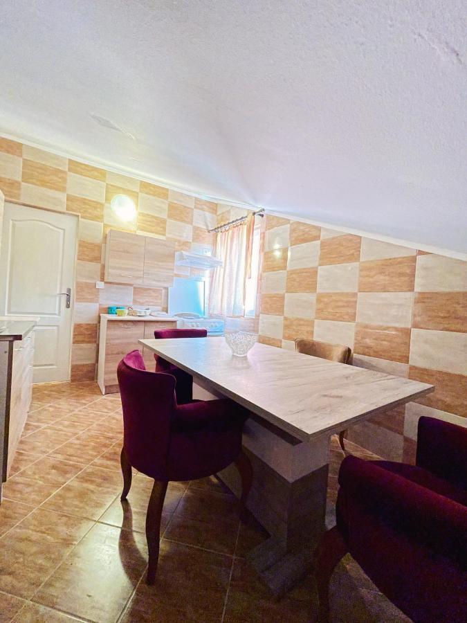Hotel Vila Duricic 300M Od Mora Ðenovići Exteriér fotografie