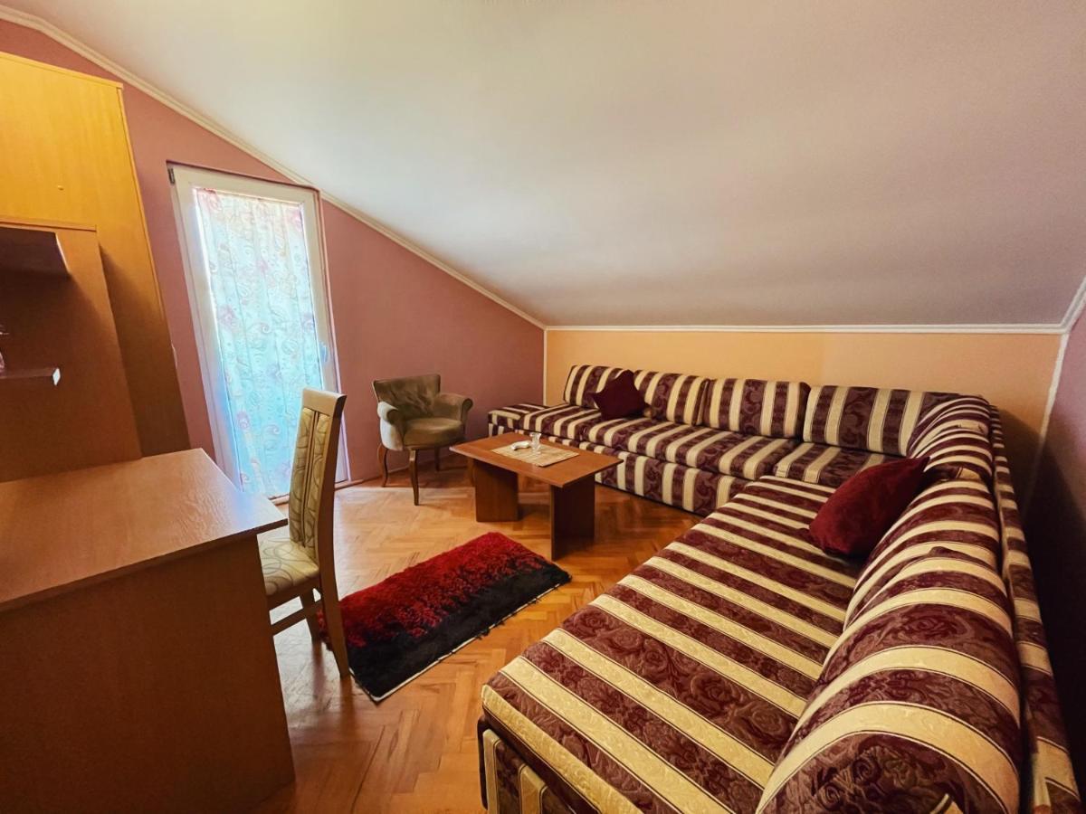 Hotel Vila Duricic 300M Od Mora Ðenovići Exteriér fotografie