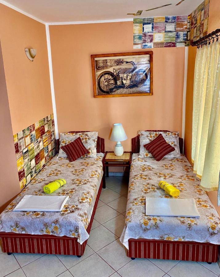 Hotel Vila Duricic 300M Od Mora Ðenovići Exteriér fotografie