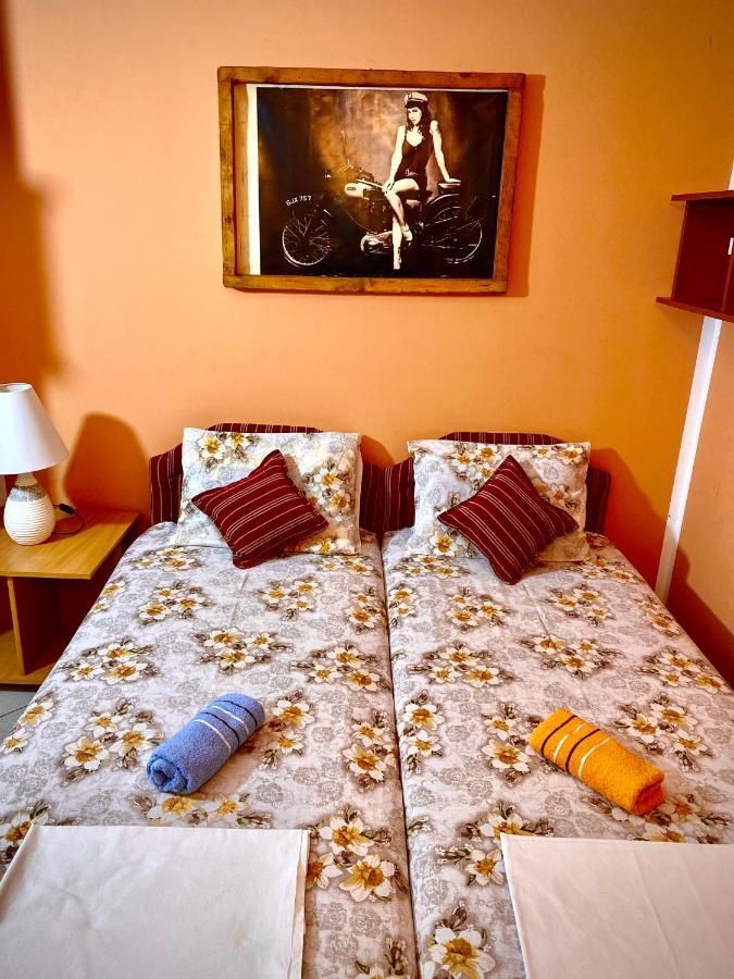 Hotel Vila Duricic 300M Od Mora Ðenovići Exteriér fotografie