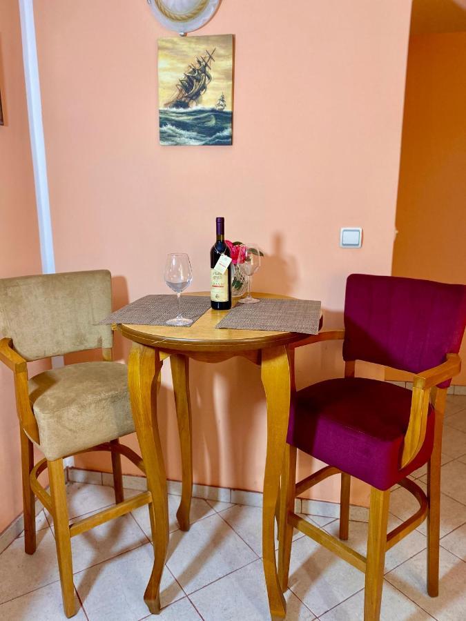 Hotel Vila Duricic 300M Od Mora Ðenovići Exteriér fotografie