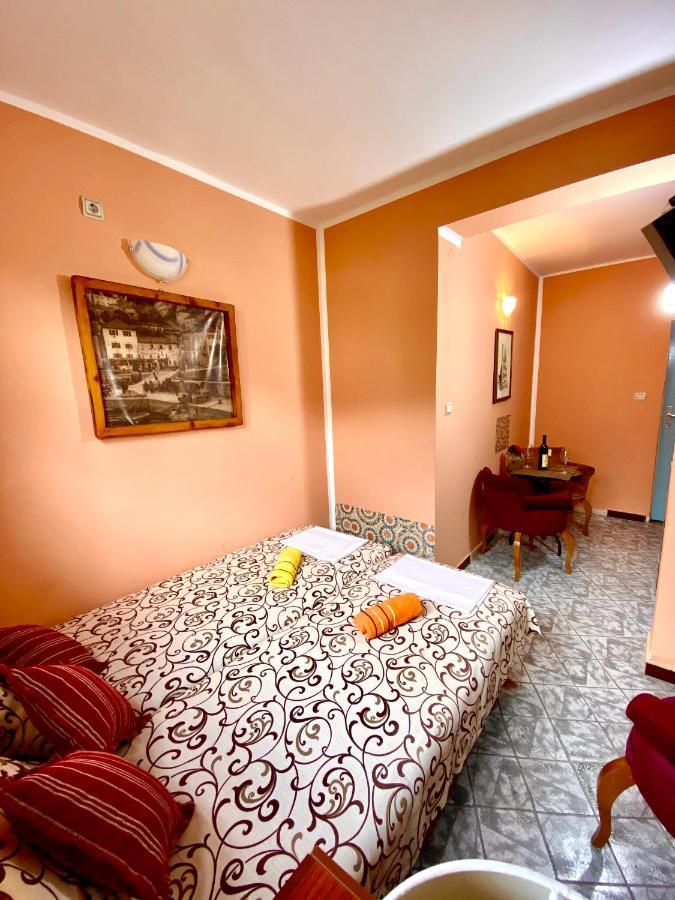 Hotel Vila Duricic 300M Od Mora Ðenovići Exteriér fotografie