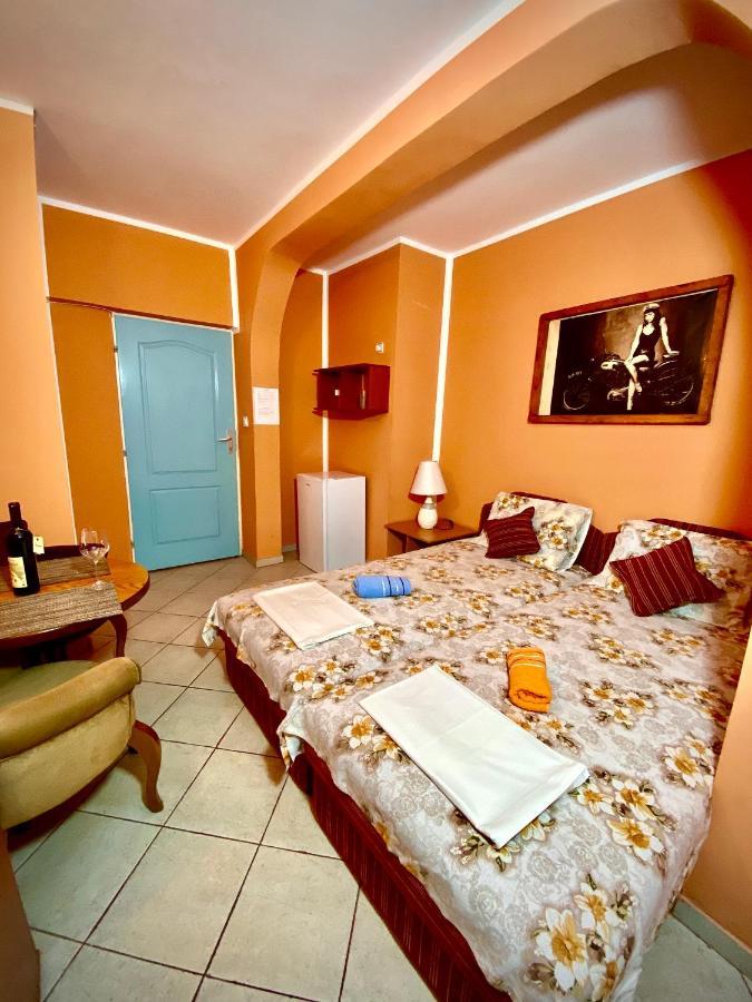 Hotel Vila Duricic 300M Od Mora Ðenovići Exteriér fotografie
