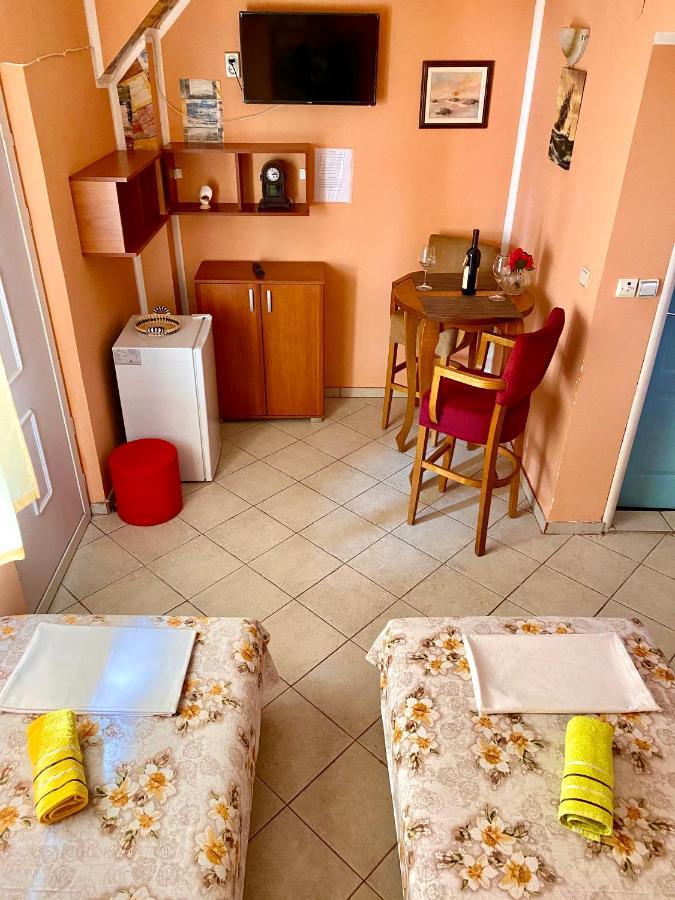 Hotel Vila Duricic 300M Od Mora Ðenovići Exteriér fotografie