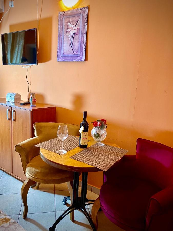 Hotel Vila Duricic 300M Od Mora Ðenovići Exteriér fotografie