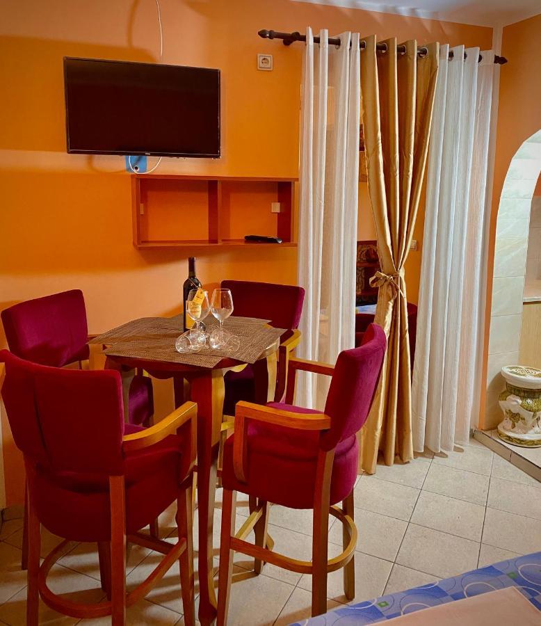 Hotel Vila Duricic 300M Od Mora Ðenovići Exteriér fotografie