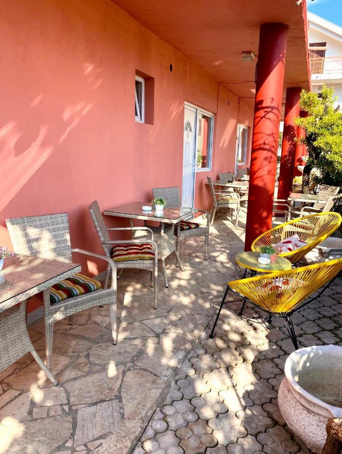 Hotel Vila Duricic 300M Od Mora Ðenovići Exteriér fotografie