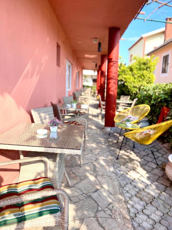 Hotel Vila Duricic 300M Od Mora Ðenovići Exteriér fotografie
