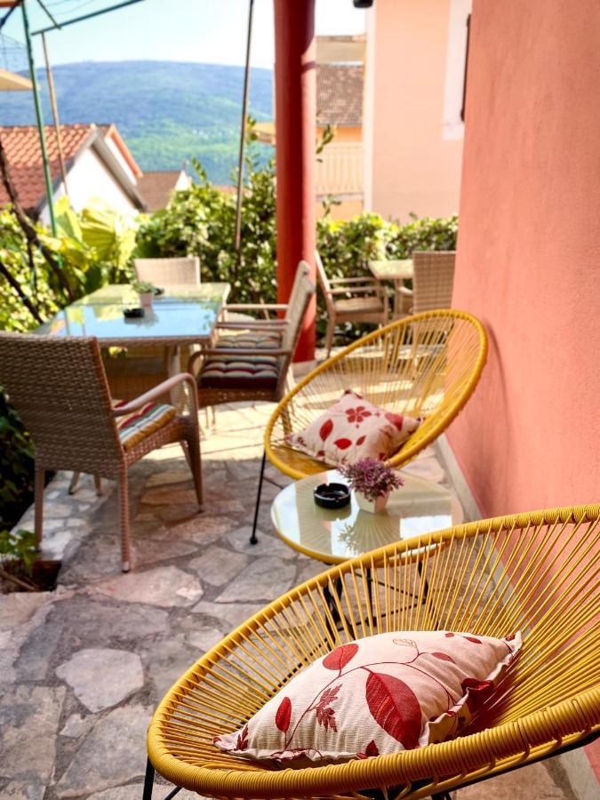 Hotel Vila Duricic 300M Od Mora Ðenovići Exteriér fotografie